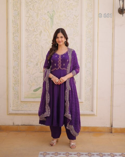 Graceful Designer Ethnic Set with Timeless Elegance G 661