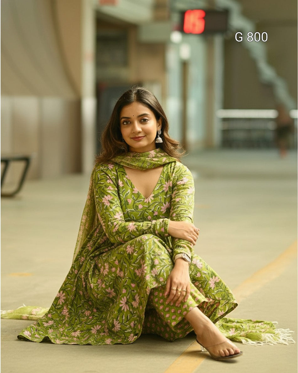Rayon Printed Kurta Pant Dupatta Set for Women G 800