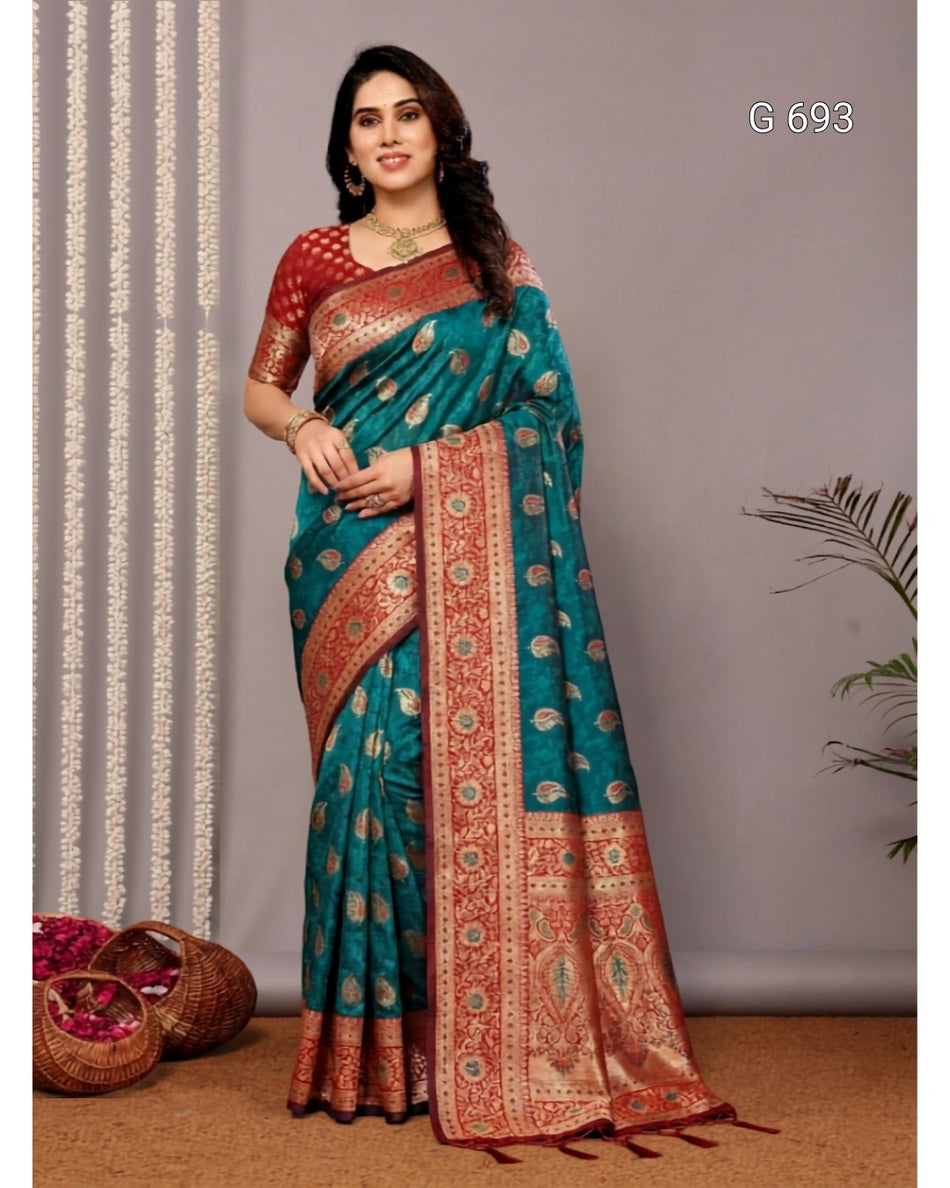 Luxurious Traditional Saree with Modern Royal Touch G 693