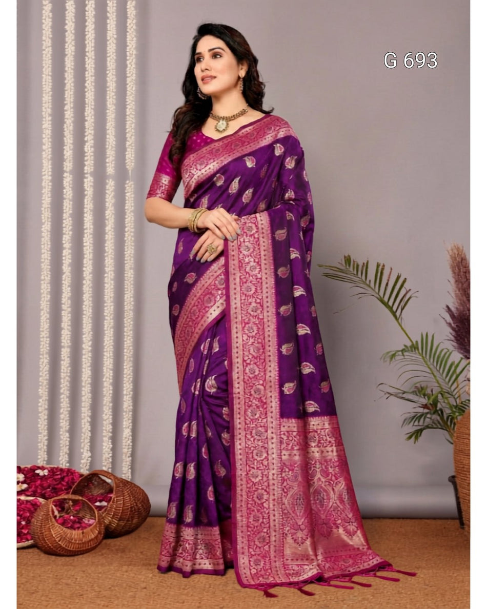 Luxurious Traditional Saree with Modern Royal Touch G 693